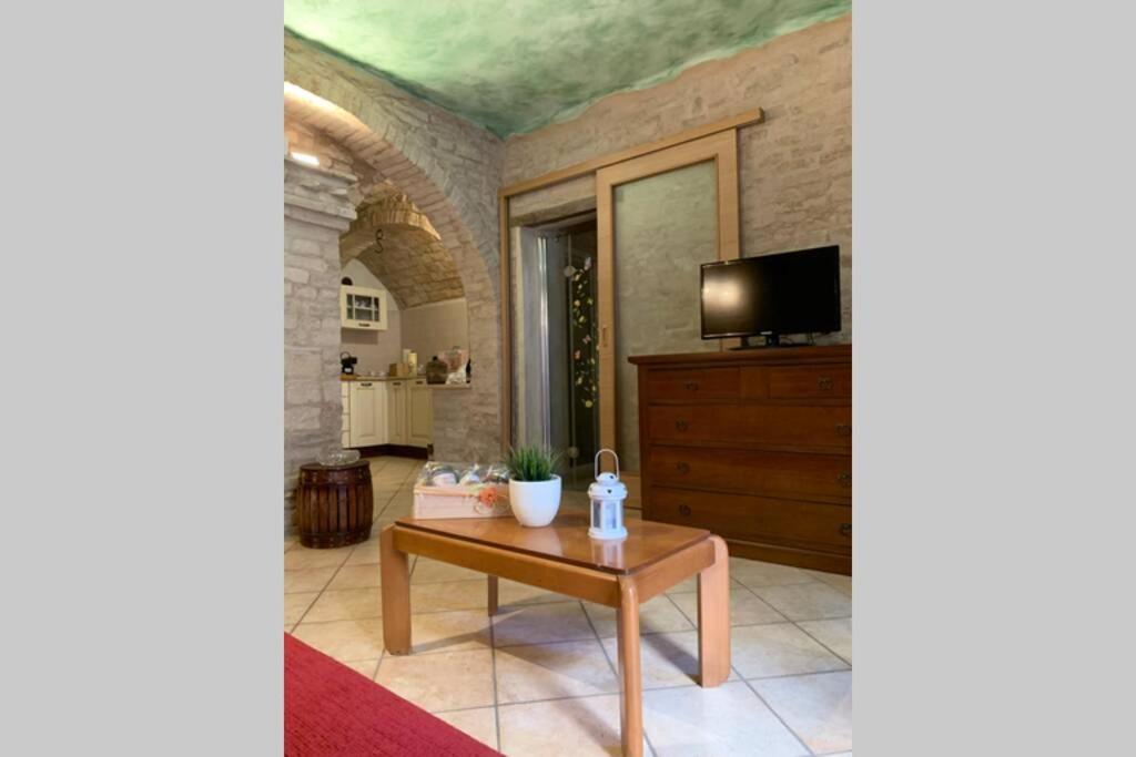 La Grotta - Casa Con Grotta Sotterranea Monterubbiano Exterior photo